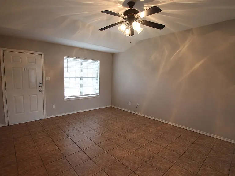 2 Bedroom Duplex for Rent in Lindale! — Photo 3
