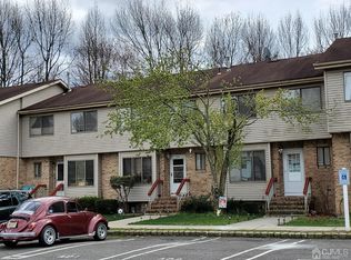 26 Wood Acres Dr, North Brunswick, NJ 08902