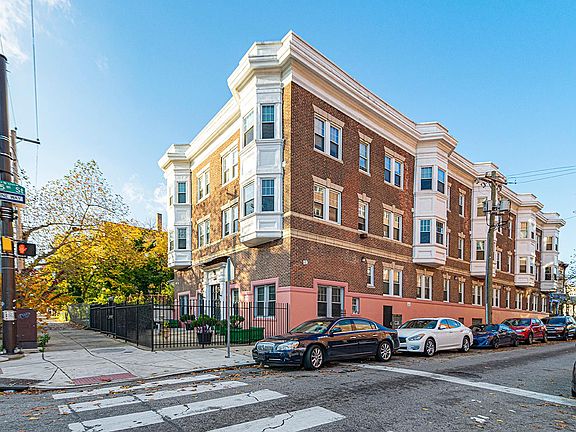 2nd image of 1501 W Allegheny Ave #307