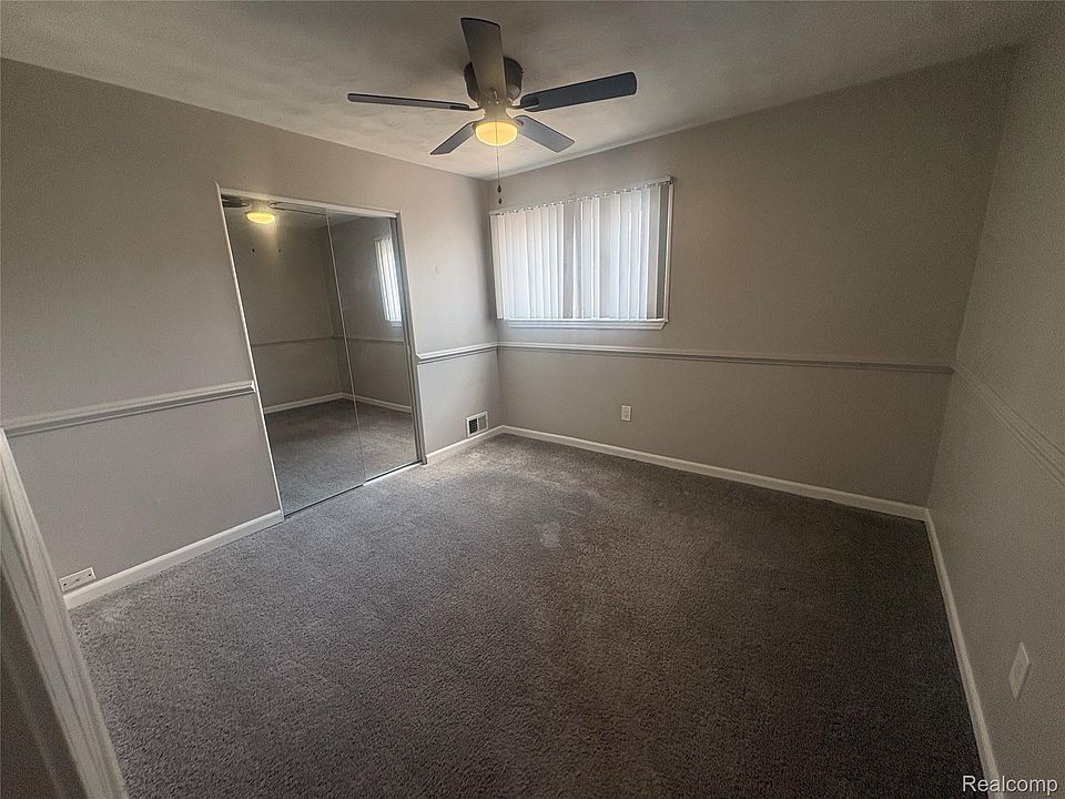 33 E Brockton Ave, photo 16