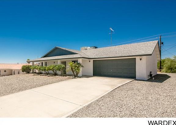 3rd image of 3385 Desert Dr