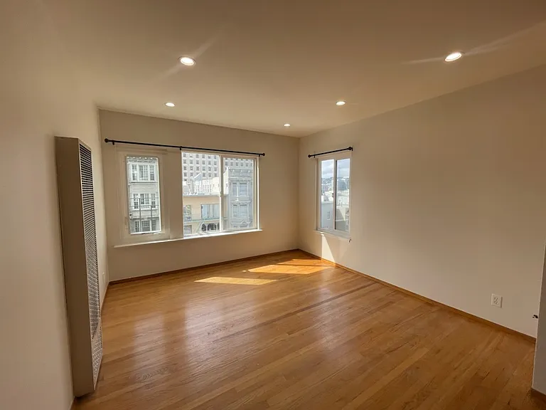 1332 California St #8 — Photo 4