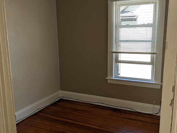 5th image of 1532 Hopkins Ave