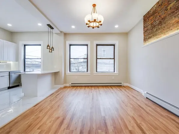 3302 Palisade Avenue image 6 of 22