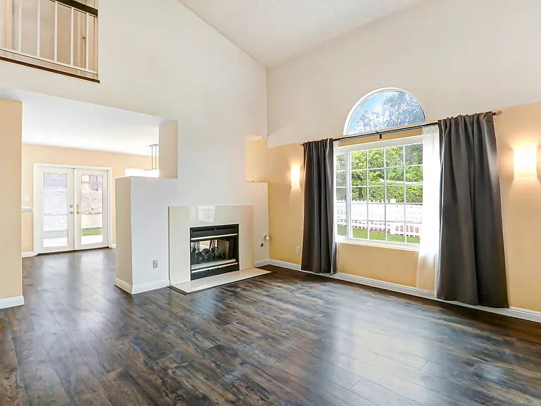 11130 Charleston St — Photo 3