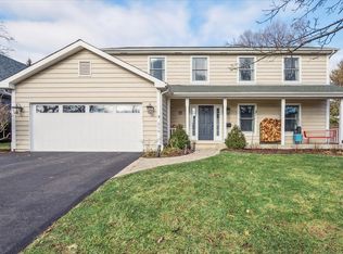 216 E Scranton Ave, Lake Bluff, IL