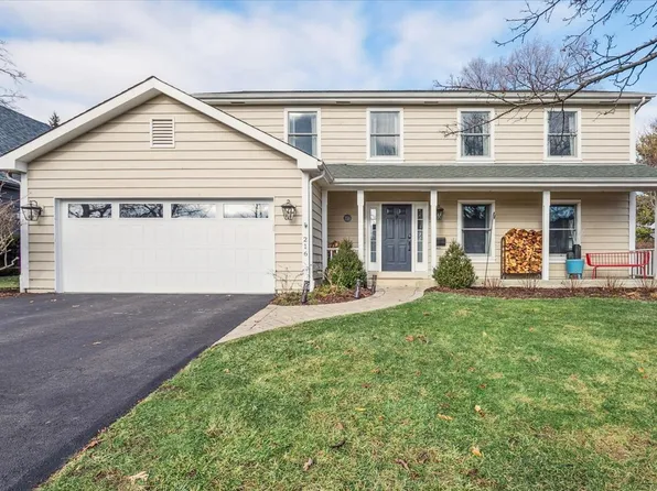 216 E Scranton Ave, Lake Bluff, IL 60044