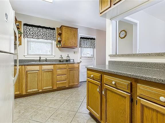 4th image of 1108 Athania Pkwy