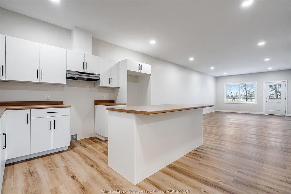 21283 Harbour Rd — Photo 3