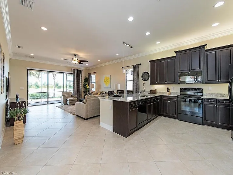 3326 Baltic Dr — Photo 3