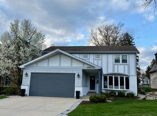 400 Hudson Ave, Clarendon Hills, IL 60514