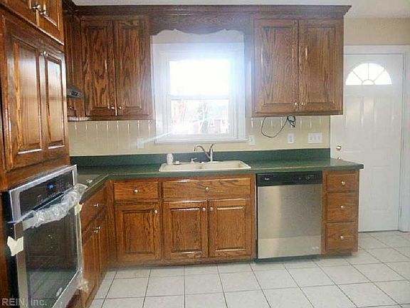 4th image of 378 Stanton Rd