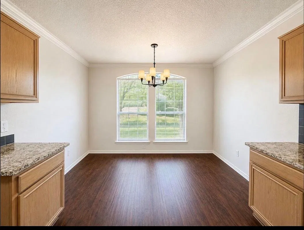 3 bed, 2.0 bath, 1461 sqft, $1,900 — Photo 4