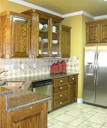 4th image of 6335 Benton Ln