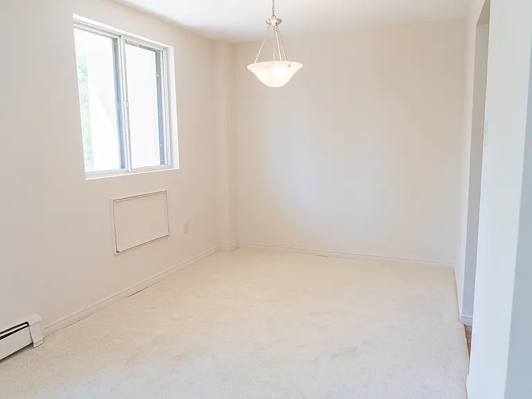 655 Windermere Rd — Photo 28