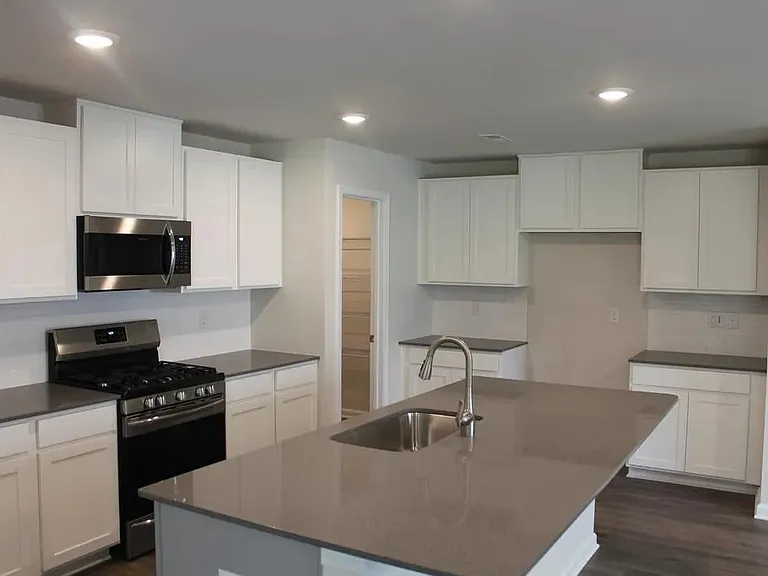 1537 Woodhouse Dr — Photo 6