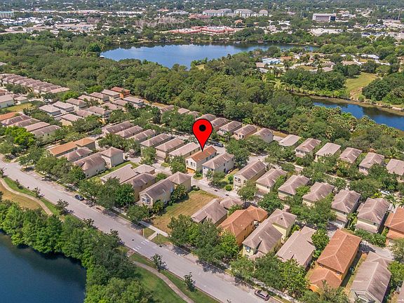 3rd image of 2518 SE Pineland Drive