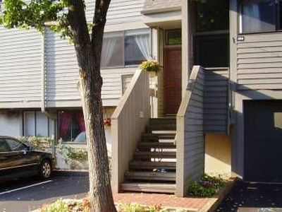 190 Sunrise Hill Rd, Norwalk, CT, 06851