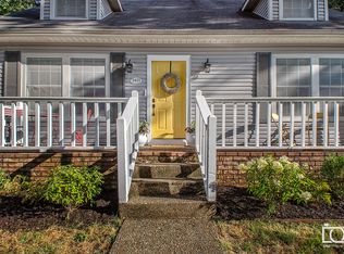 2421 N Robin Rd, Fayetteville, AR 72703