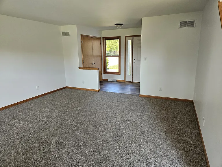5310 Charles St — Photo 13