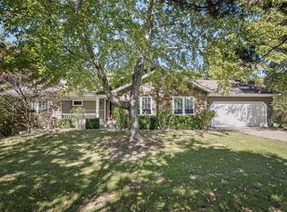 3827 Ridgefield Farms Dr, Defiance, MO 63341