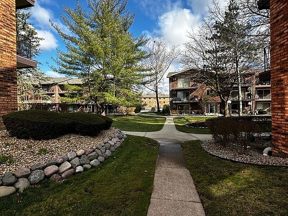 4th image of 5346 Waterbury Ln APT 1506A