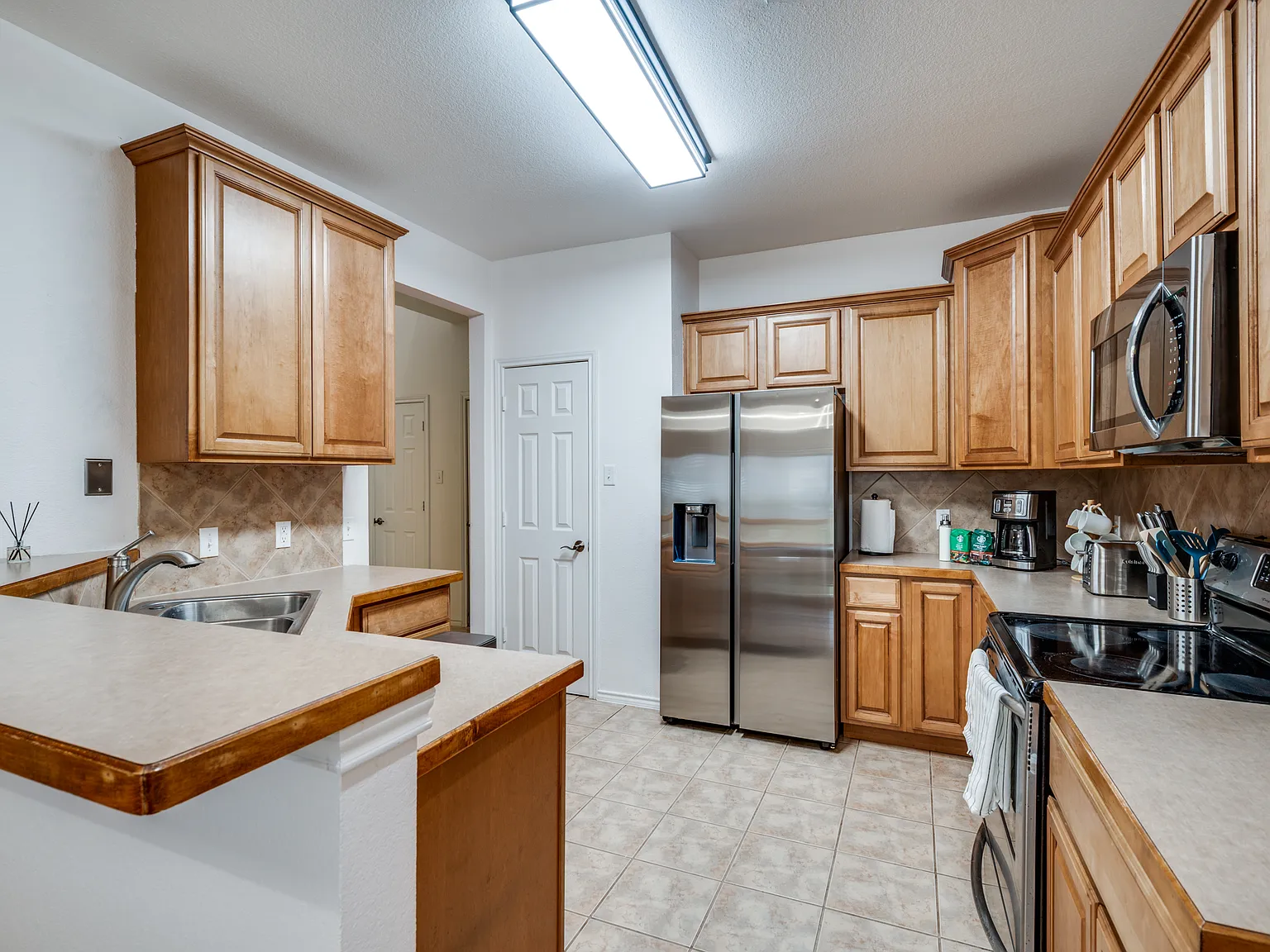 3 bed, 2.5 bath, 1653 sqft, $3,500 — Photo 4