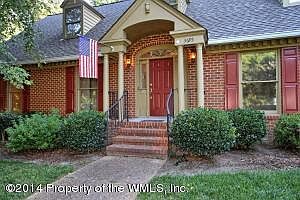 1st image of 3695 Bridgewater Dr