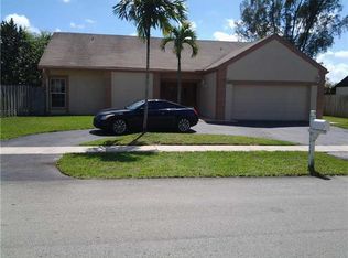 9210 S Cypress Cir, Miramar, FL 33025