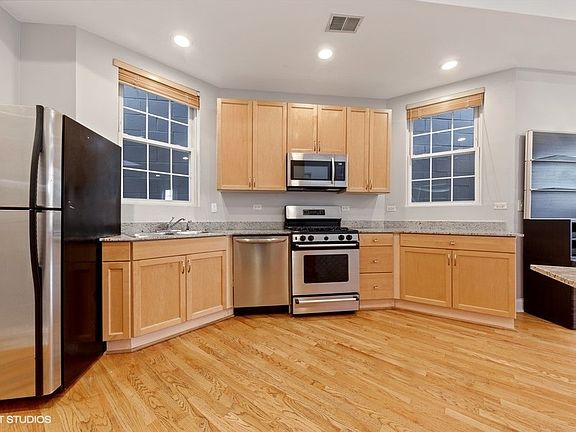 4th image of 1347 N Western Ave #3