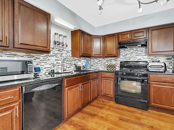 5th image of 4905 W 109th St APT 103