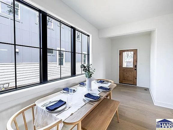 4th image of 2020 Columbia Ave