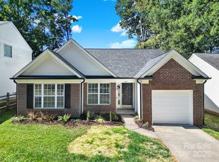 1507 Rumstone Ln, Charlotte, NC 28262