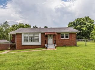 106 Charlton St, White Bluff, TN 37187