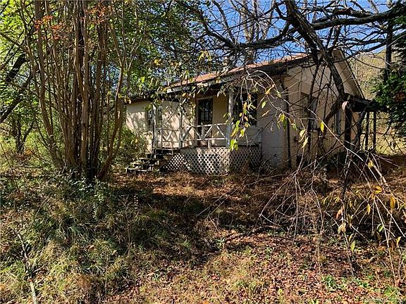3rd image of 19 Robert Clayton Dr
