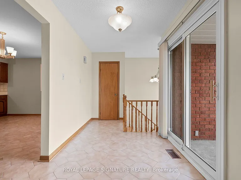 5 Acacia Ave — Photo 5