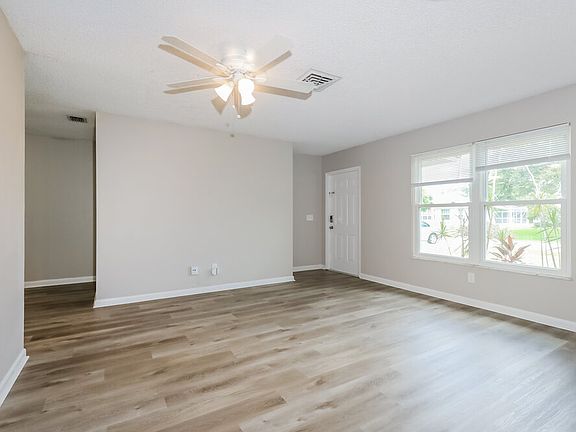 5th image of 1642 SE Grapeland Ave