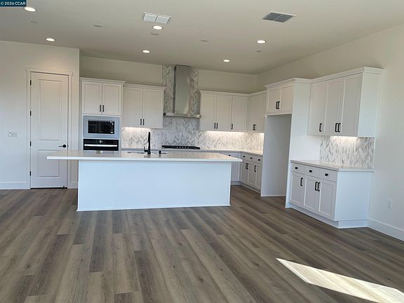 2nd image of 17549 Bushwick Ln