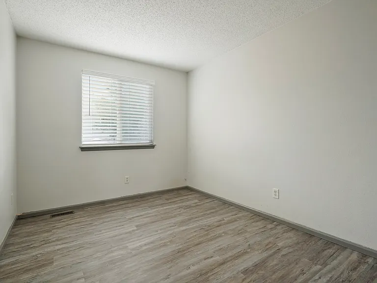 5624 S Yakima St — Photo 21
