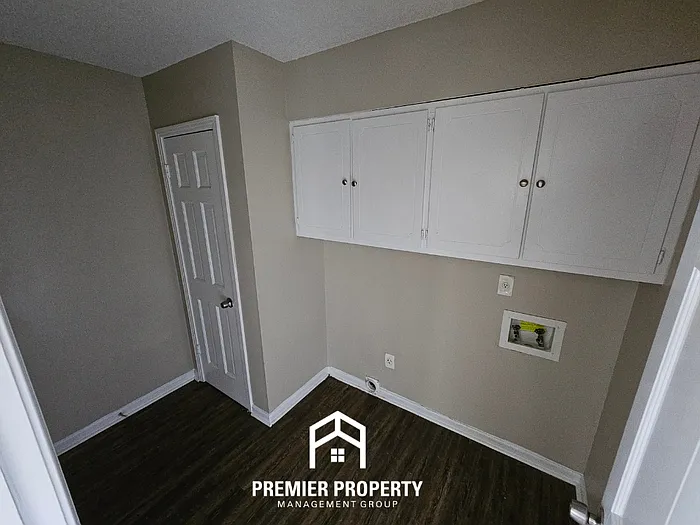 6329 Ridge Manor Dr — Photo 10