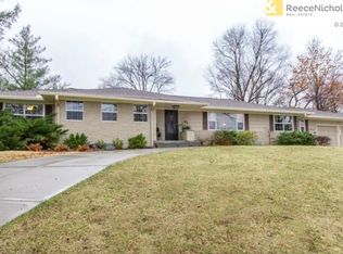 9900 Lee Cir, Leawood, KS 66206