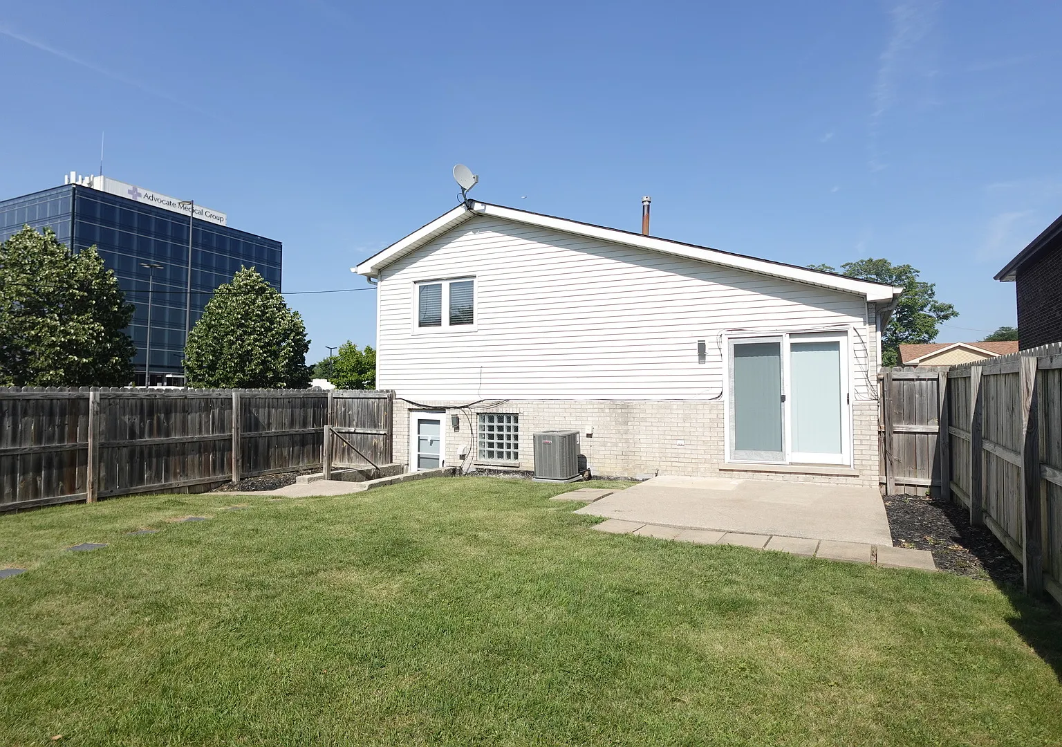 3 bed, 1153 sqft, $2,495 — Photo 4