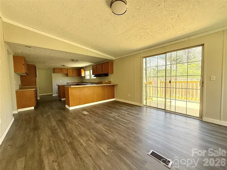 129 Reed St — Photo 9