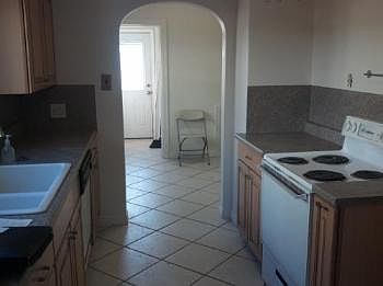 4th image of 174 E 14th St