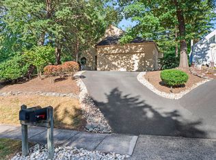 1651 Cedar Hollow Way, Reston, VA 20194