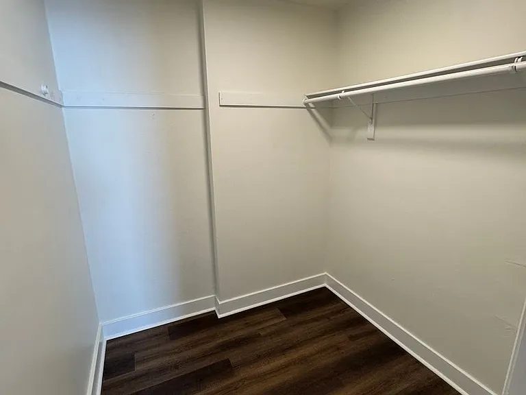 5th & Mercer Apartments — Photo 36