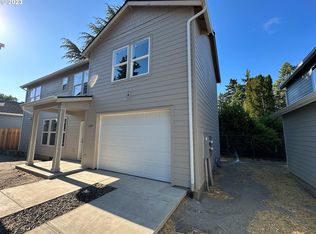 15547 SE Yamhill St #A, Portland, OR 97233