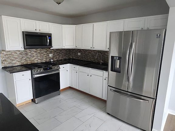 5th image of 1001 Colony Lake Dr