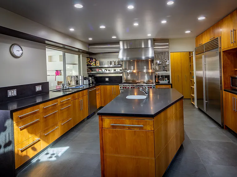 9203 Robin Dr — Photo 9