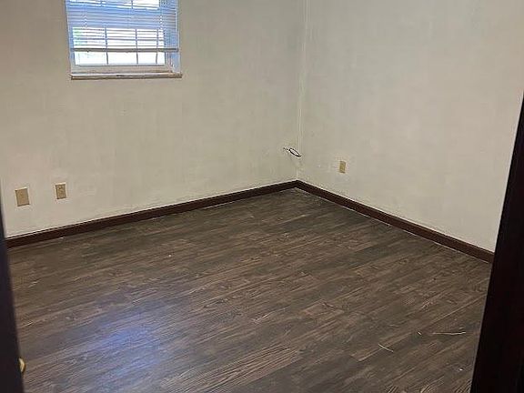 5th image of 3006 Wisteria St APT C